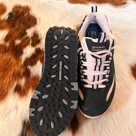 Shape Ups Skechers only worn few times - Picture 2 of 5